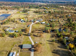 11707 Homestead Ln, Redding, CA 96003