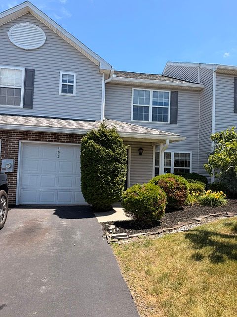 1st image of 102 Martin Ct