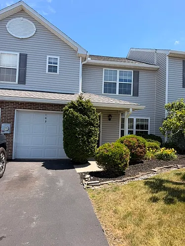 102 Martin Ct Photo 1