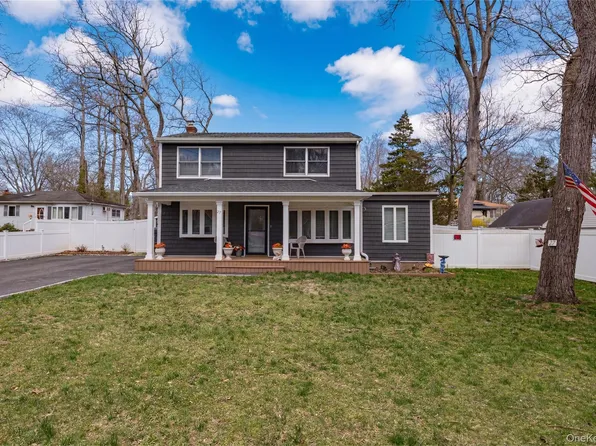 27 Half Mile Road, Middle Island, NY 11953