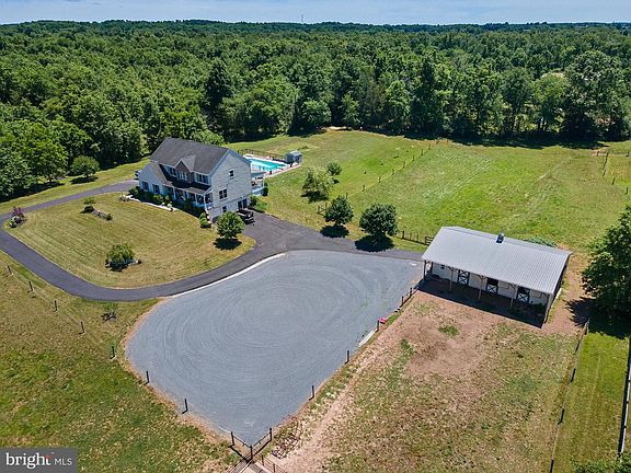 3rd image of 75 Saint Johns Rd W