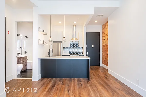 Rented by APT212 INC | media 7