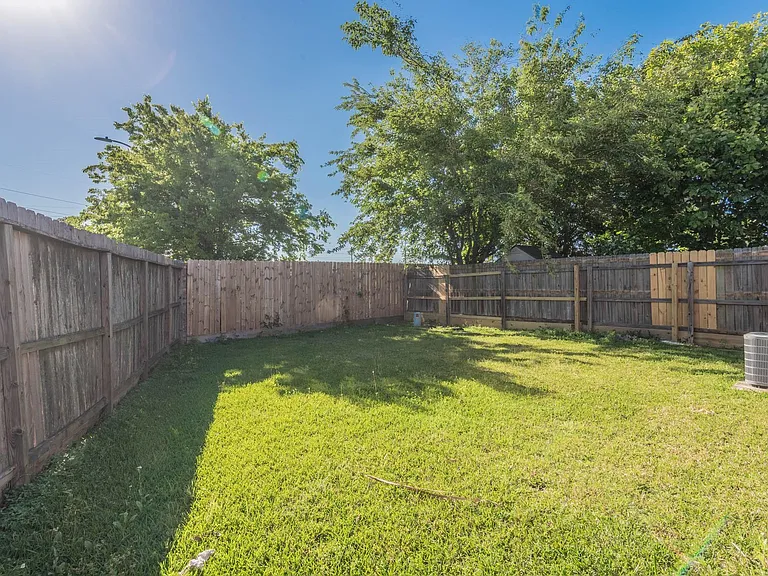 10203 Azalea Vlg — Photo 17