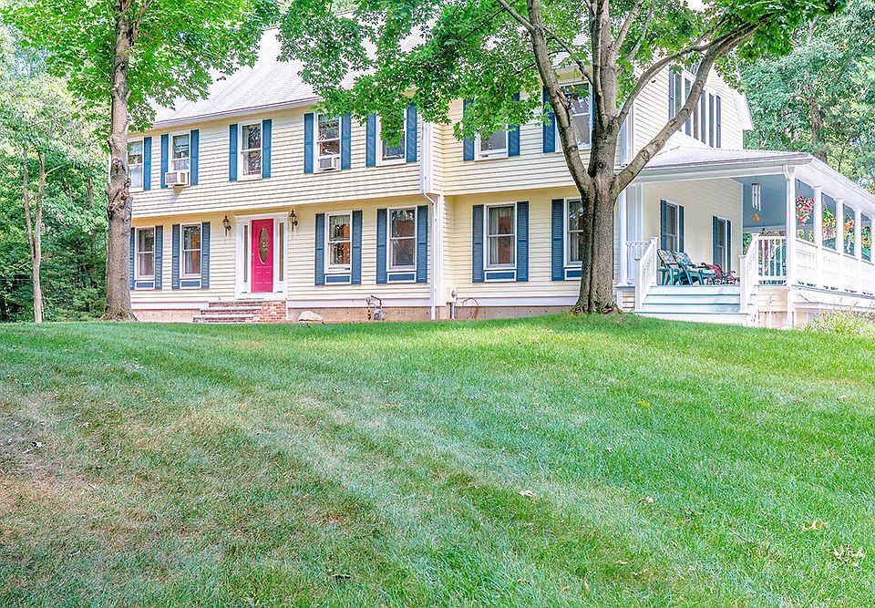 1st image of 163 Laconia Cir