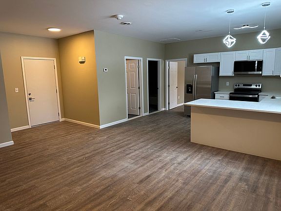 4th image of 550 Spruce St #202