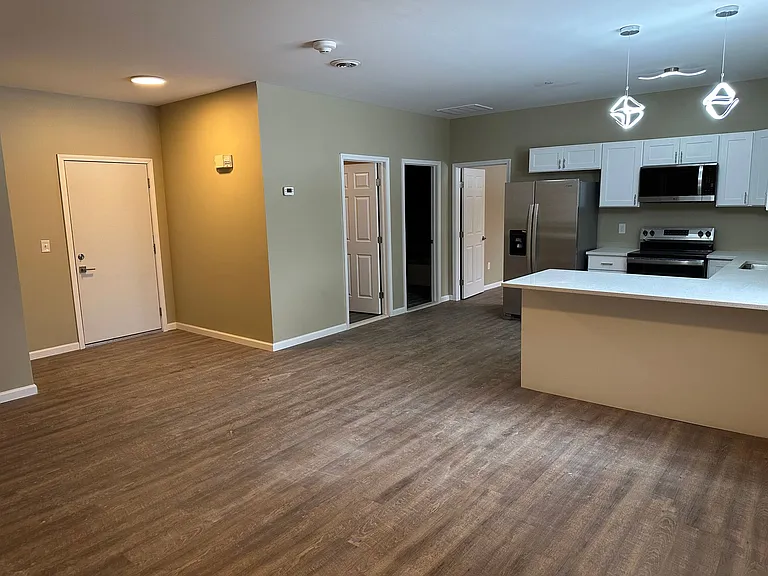 550 Spruce St — Photo 4