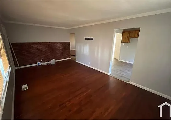 1230 Darr Dr — Photo 5
