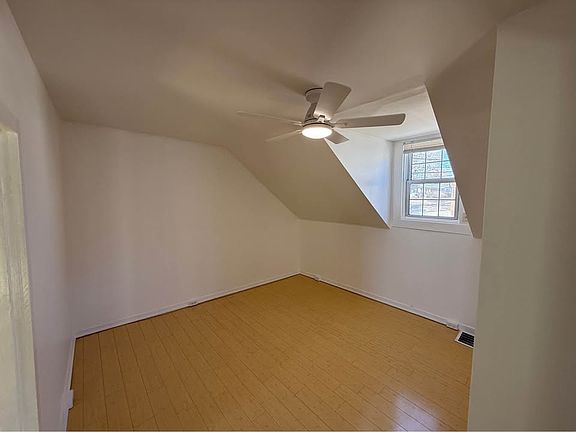 5th image of 439 Essex St