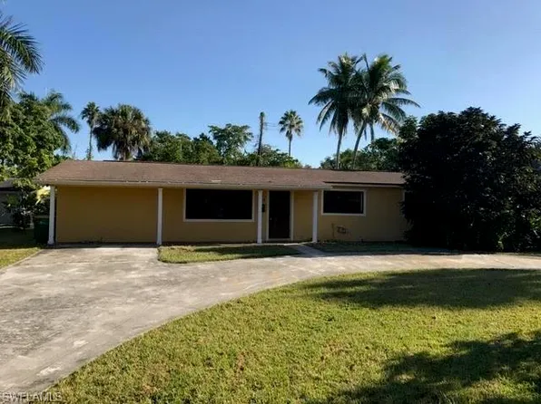 1185 Christopher Ct, Naples, FL 34104