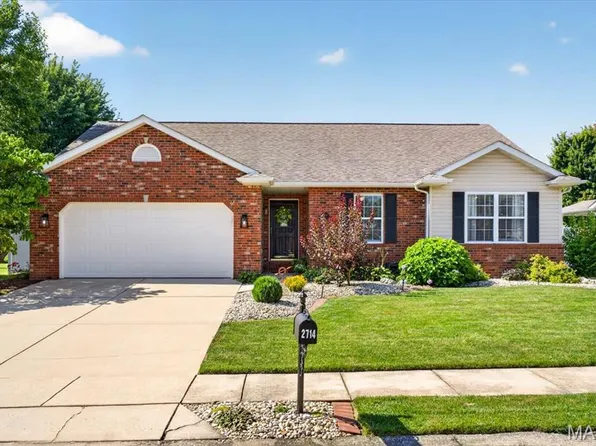 2714 Falcon Crest Dr, Edwardsville, IL 62025