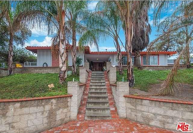 1st image of 9609 Woodley Ave