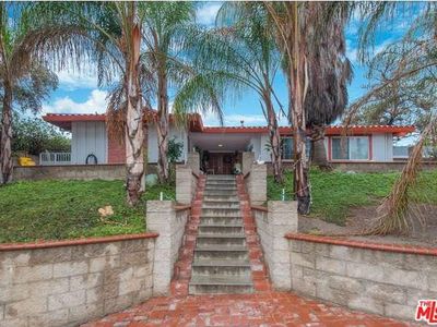 9609 Woodley Ave, North Hills, CA, 91343