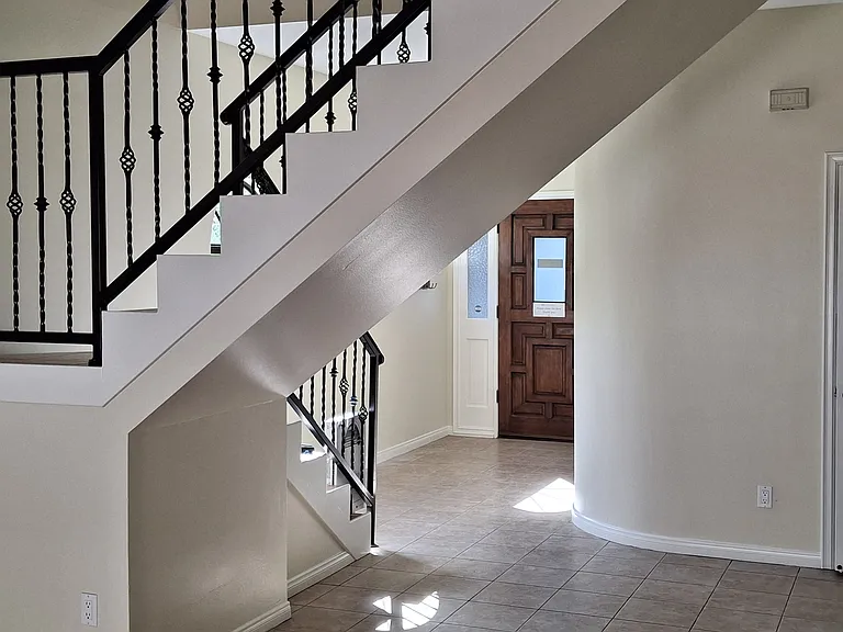 2209 Cebu Pl — Photo 3