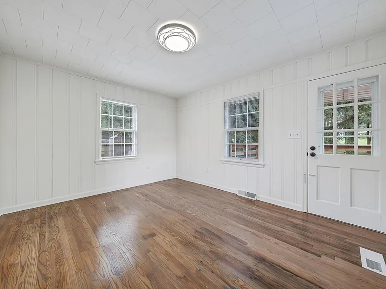 1523 Main St SW — Photo 24