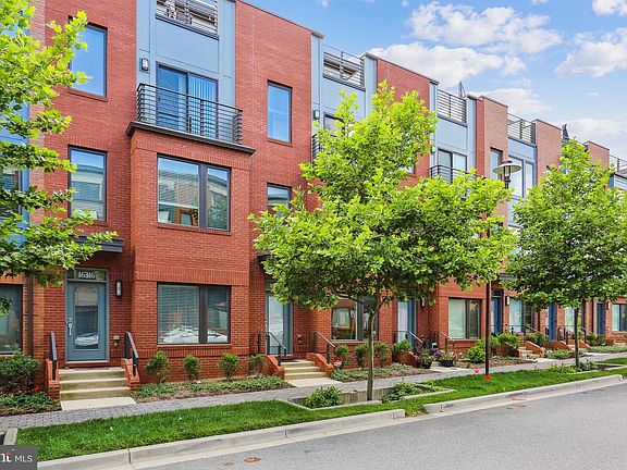 3rd image of 16320 Decker Pl