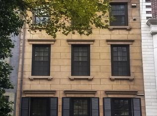 162 E 83rd St, New York, NY 10028