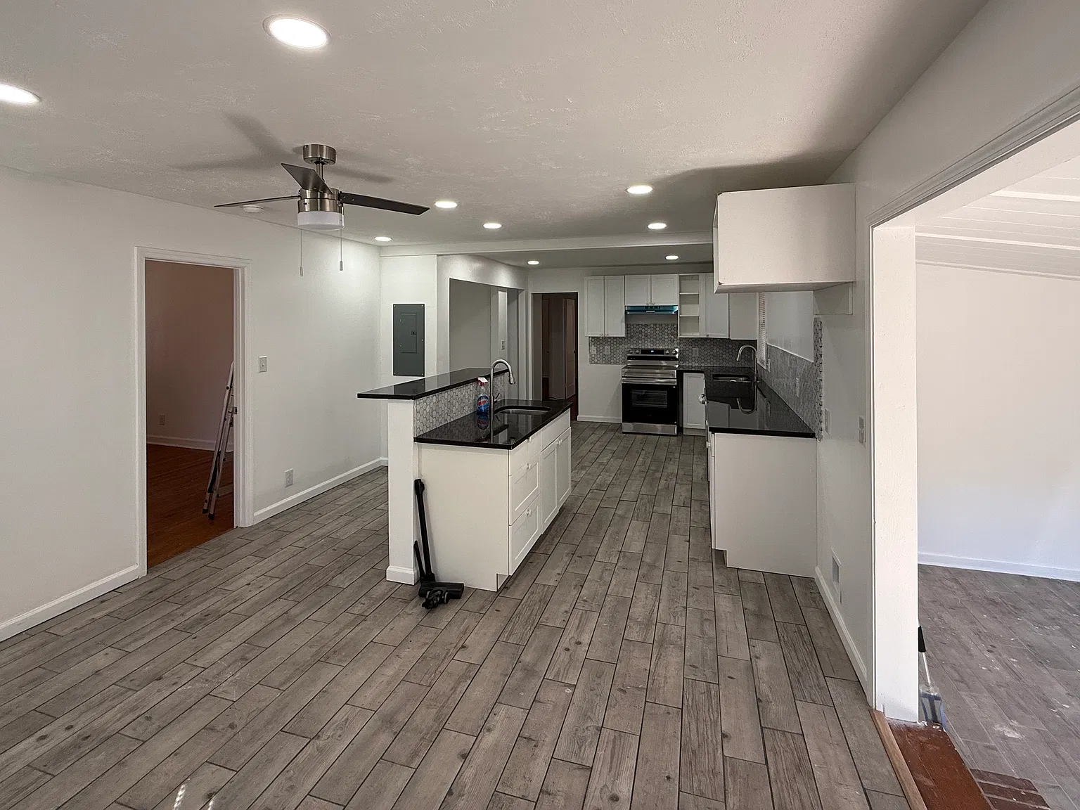 3 bed, 1571 sqft, $1,625 — Photo 2