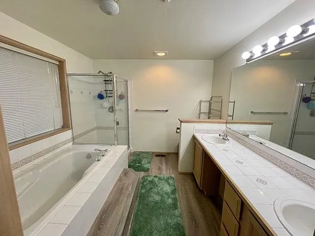16427 SE 39th Pl — Photo 12