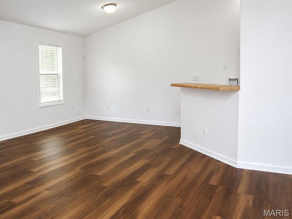 5th image of 21053 Larson Rd
