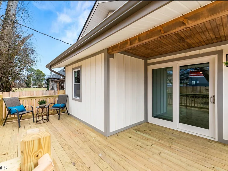 3111 Linden Ave — Photo 10