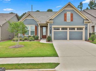 527 Hazelnut Dr, Peachtree City, GA