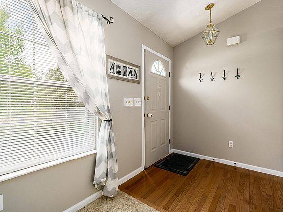 3rd image of 1153 Pebble Brook Dr
