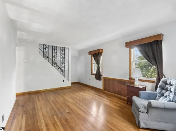 212 E Munsell Ave, Linden City, NJ 07036
