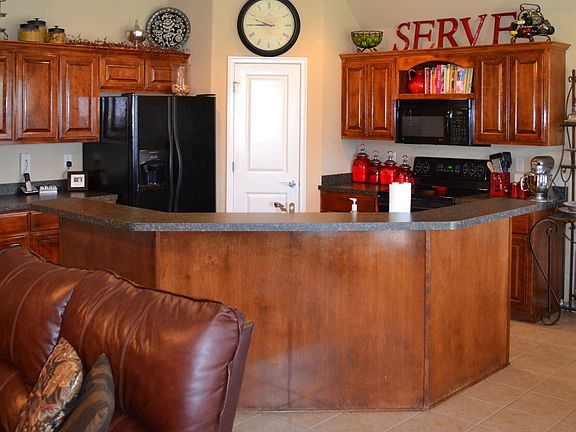 Open Kitchen w/island