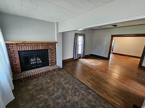 5th image of 210 W Depot St