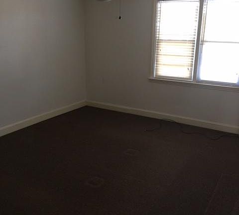 3rd image of 252 Pine St