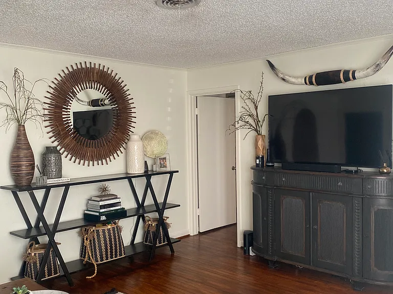 9850 Gooding Dr — Photo 11