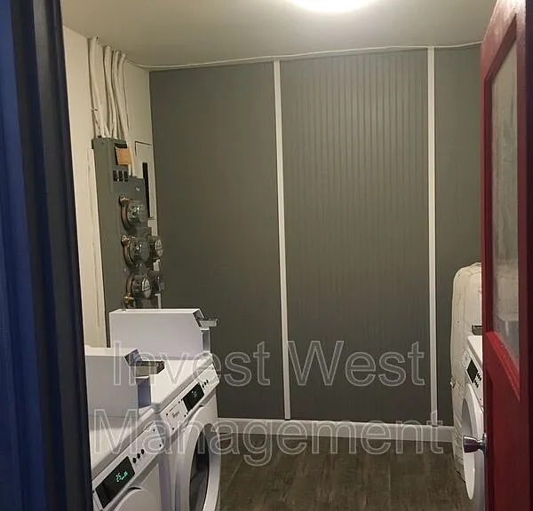 319 NE 104th Ave #D — Photo 8