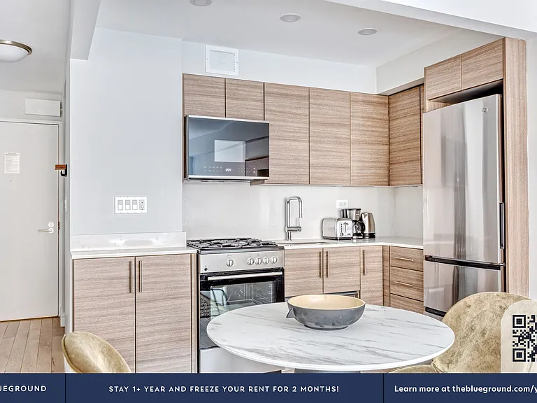 340 E 51st St #4J — Photo 7