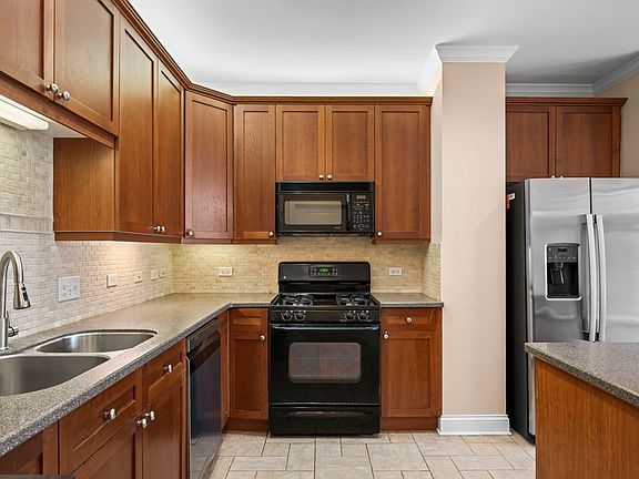 3rd image of 45 Prairie Park Dr APT 208
