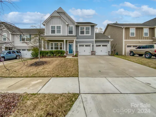 2402 Glenway Trail Ct, Pineville, NC 28134