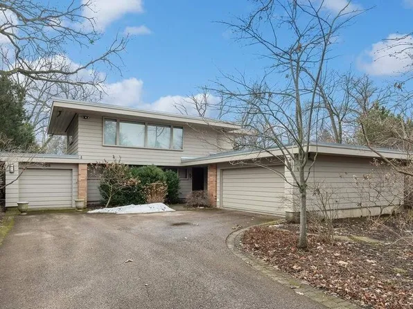 208 Lapier St, Glencoe, IL 60022