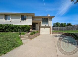 6323 N 108th Avenue Cir, Omaha, NE 68164