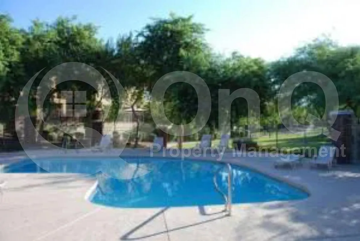 2 bed, 2.5 bath, 1086 sqft, $1,749 — Photo 2