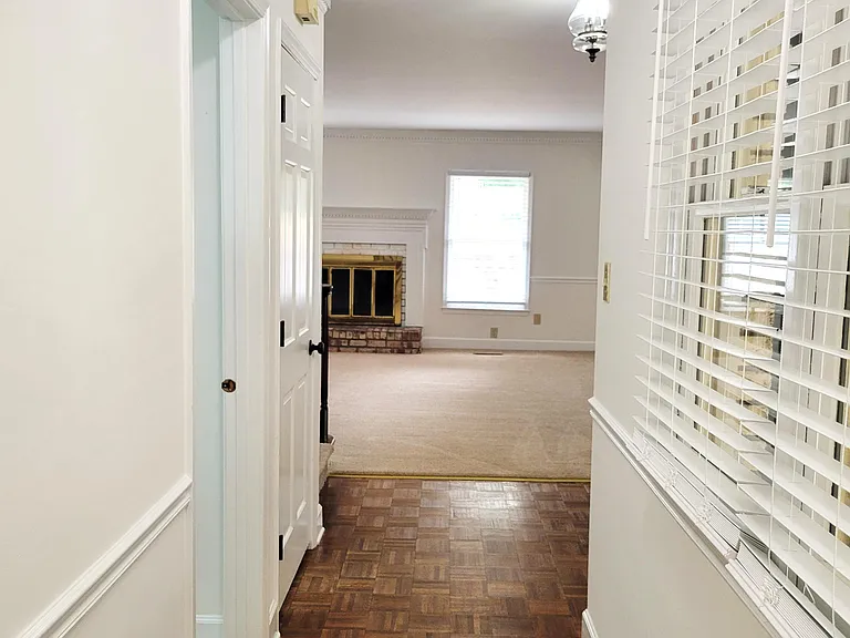 102 Wimbledon Dr — Photo 25