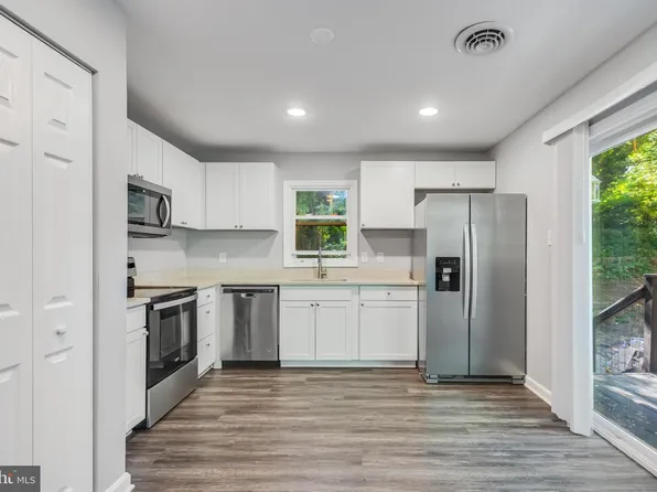 6114 2nd St, Chesapeake Beach, MD 20732