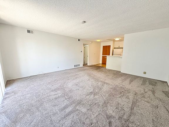 4th image of 2225 Glenneyre St APT I