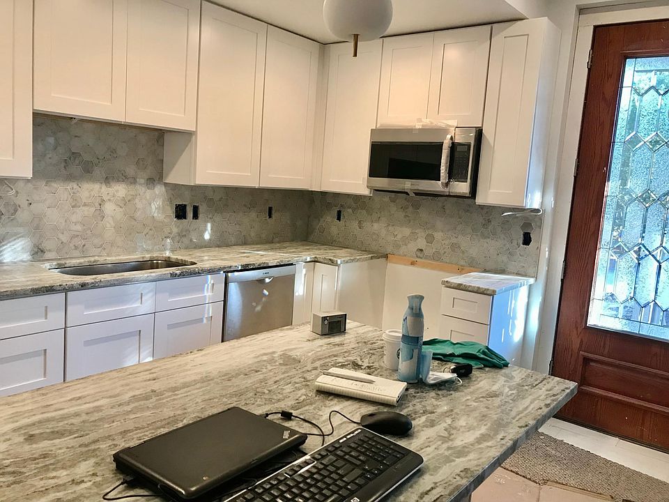 1st image of 5096 Waterman Blvd Floor 1