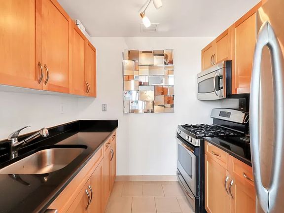 4th image of 199 Bowery APT 9B