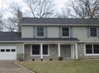 15435 Long Castle Forest Ct, Chesterfield, MO 63017