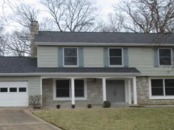 15435 Long Castle Forest Ct, Chesterfield, MO 63017