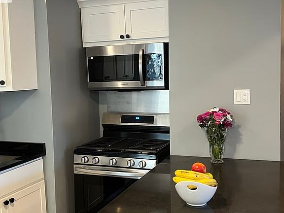 5th image of 17 Townsend St APT 1