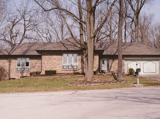 2 Round Hill Rd, Danville, IN 46122