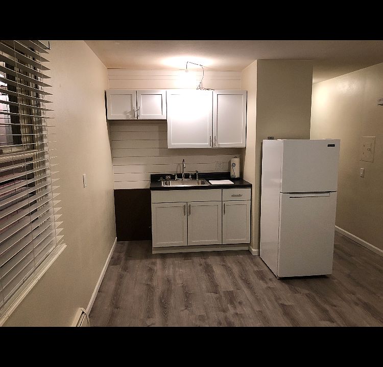 Oven not shown in pic.