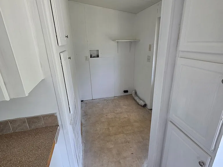104 Shangri La St — Photo 4