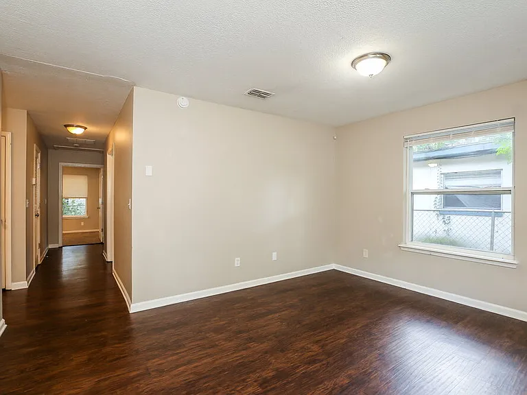 3747 Peachtree St — Photo 5